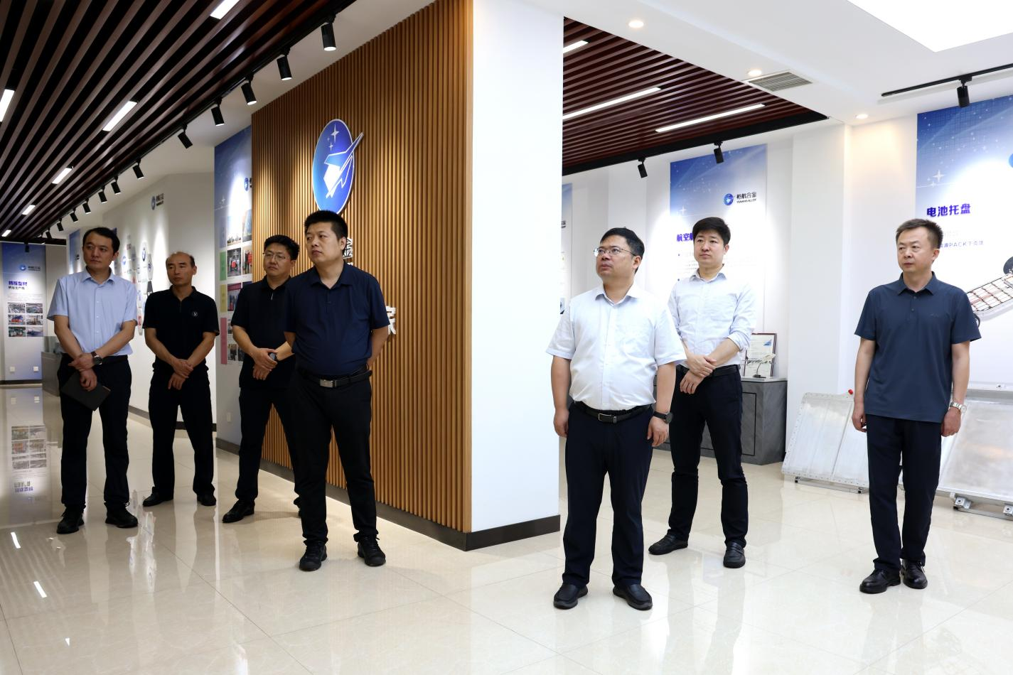 中国铁建电气化局集团轨道交通器材有限公司党委书记、执行董事刘如久一行来山东鸿运国际集团考察