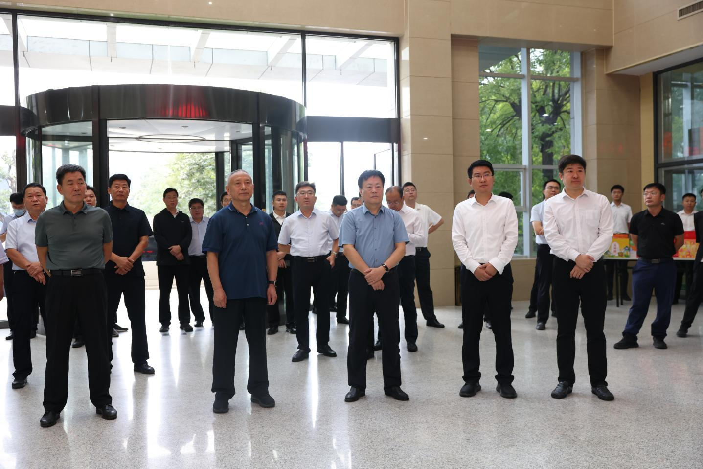 全市重大项目现场推进会与会领导来山东鸿运国际集团观摩