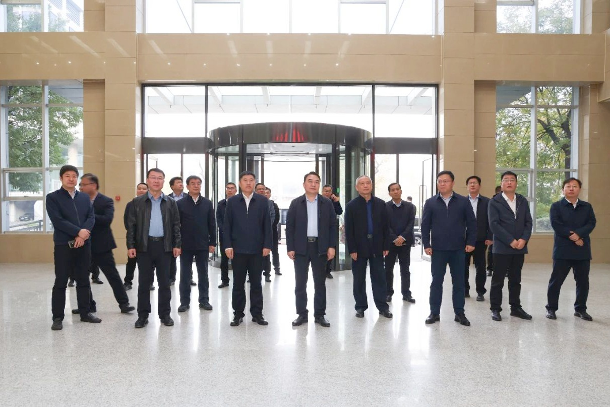 惠民县委副书记王斌带队来山东鸿运国际集团考察学习乡村振兴工作