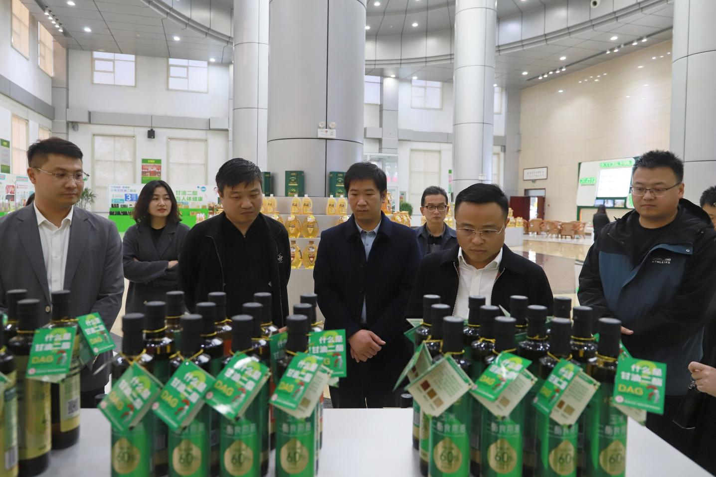 阳谷县工商联考察团来山东鸿运国际集团参观考察