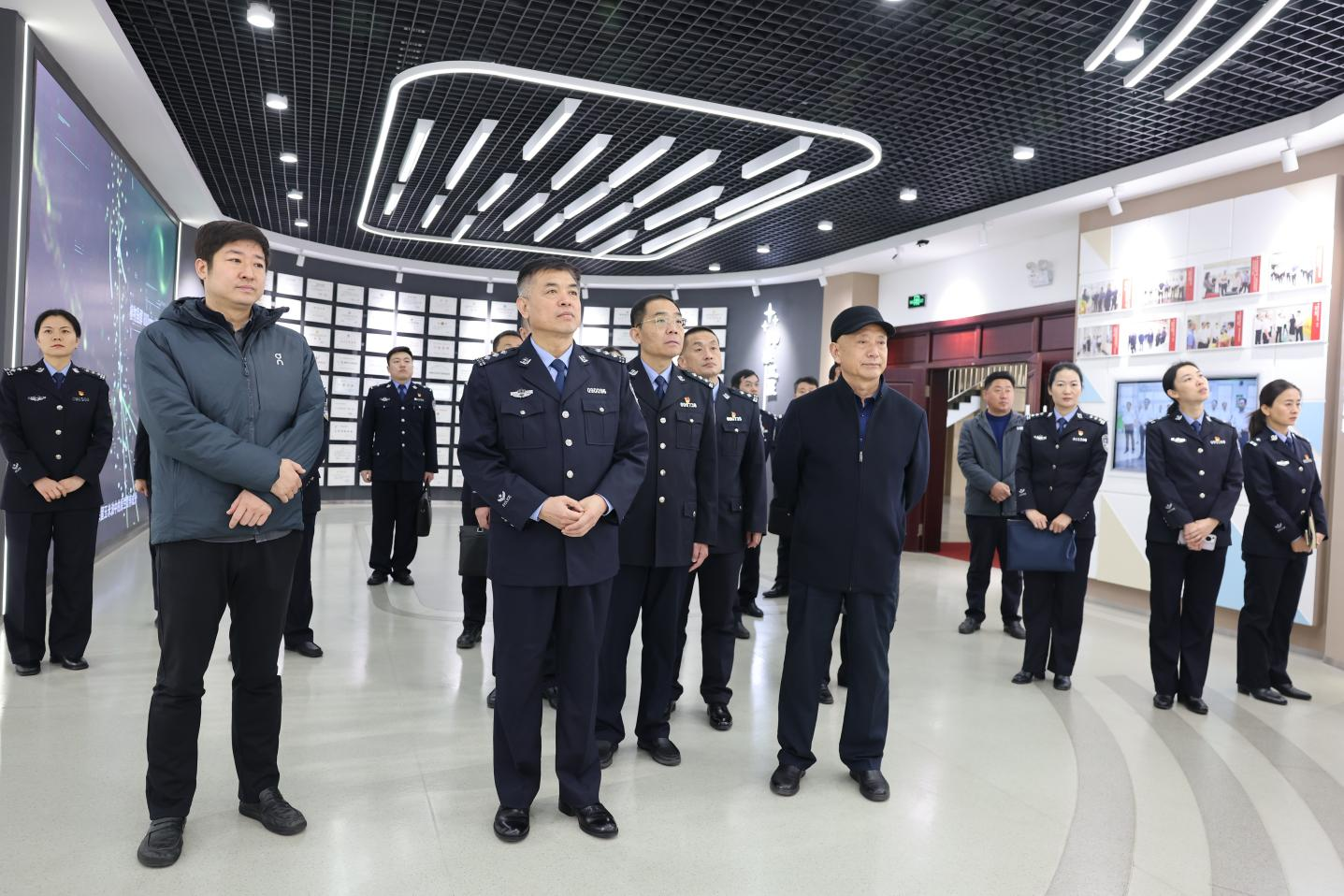 邹平市副市长、市公安局局长张曰海带队来山东鸿运国际集团调研指导