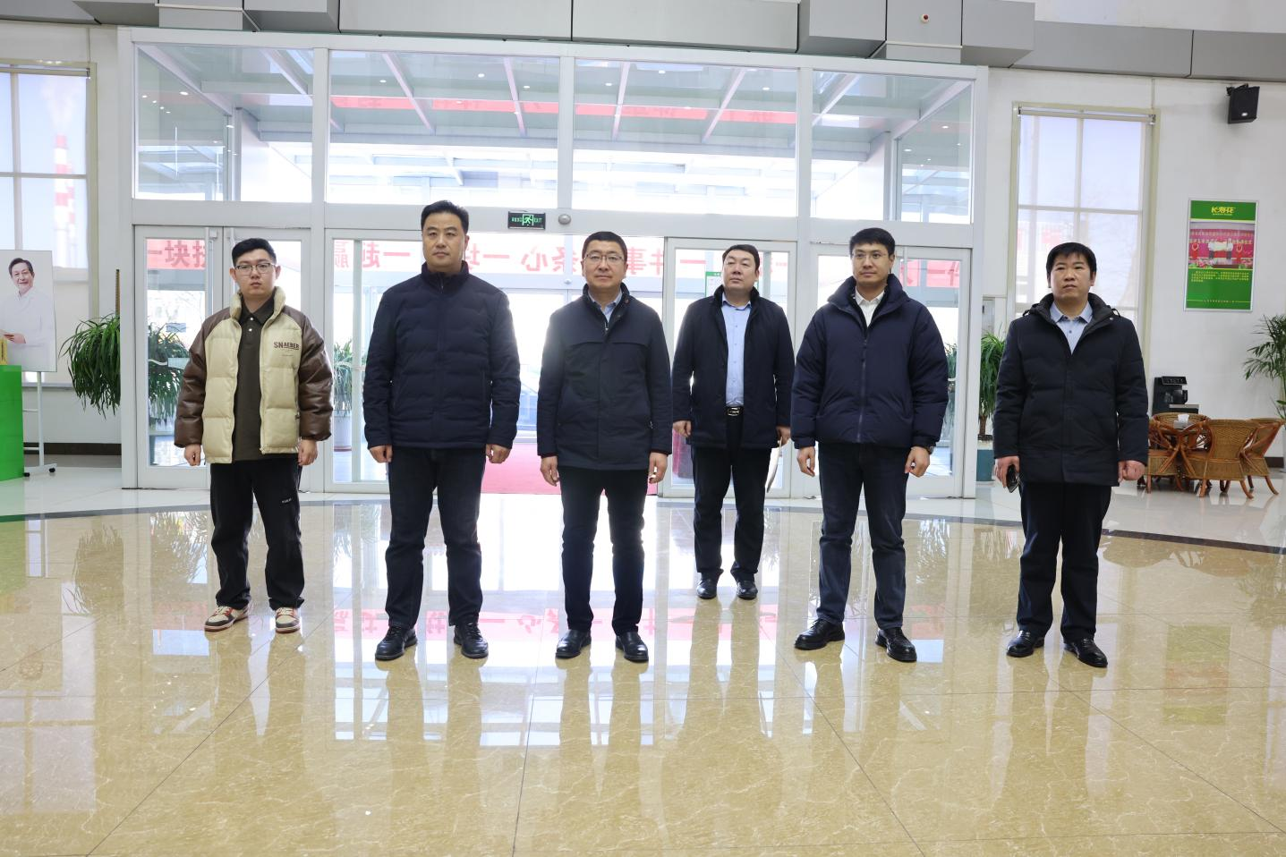 内蒙古巴彦淖尔市投资促进中心考察团来山东鸿运国际集团考察