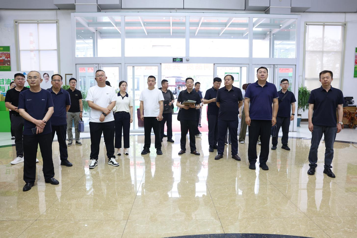 内蒙古巴彦淖尔市考察团来山东鸿运国际集团考察